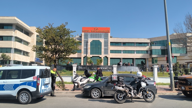 Kepez Kaymakamlığı’nda silah sesleri