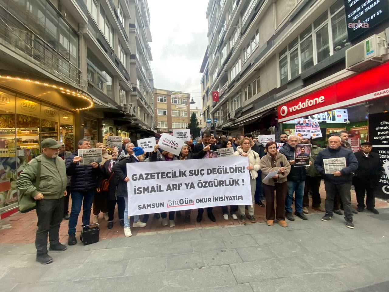 Gazeteci İsmail Arı’nın tutuklanması Samsun’da protesto edildi