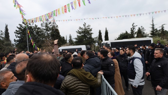 Kocaeli’deki Newroza’a polis müdahalesi: En az 8 gözaltı