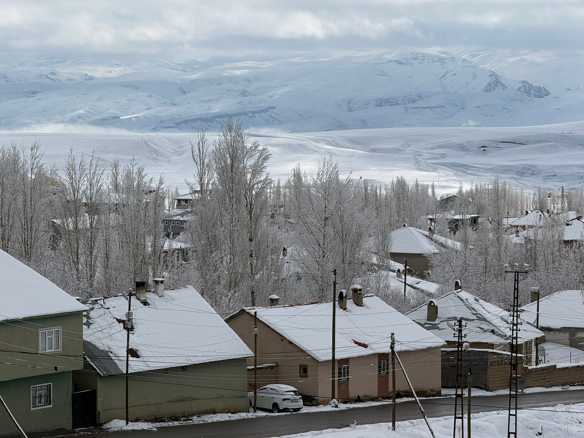 Van, Hakkari ve Bitlis’te 103 yerleşim yerine ulaşım sağlanamıyor
