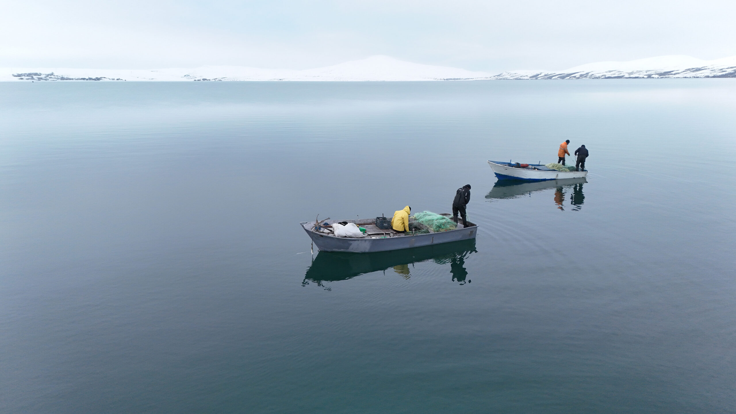 FOTO GALERİ: Bitlis’te bahar müjdesi: Buzlar çözüldü, tekneler suyla buluştu