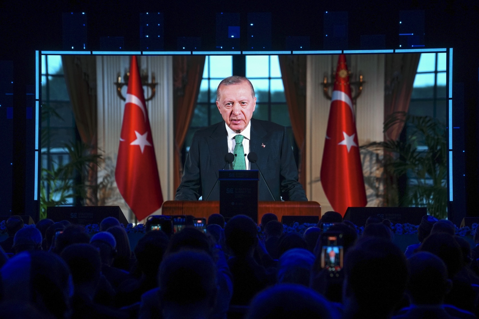 Erdoğan: Dünya krizin içinde, biz barış odaklı duruşumuzu sürdüreceğiz