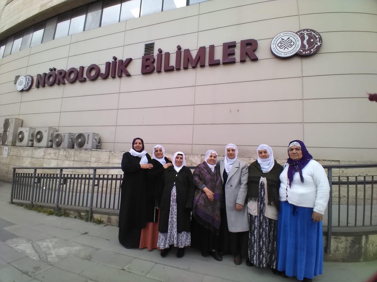 Barış Anneleri’nden Çiçek Otlu’ya hastane ziyareti