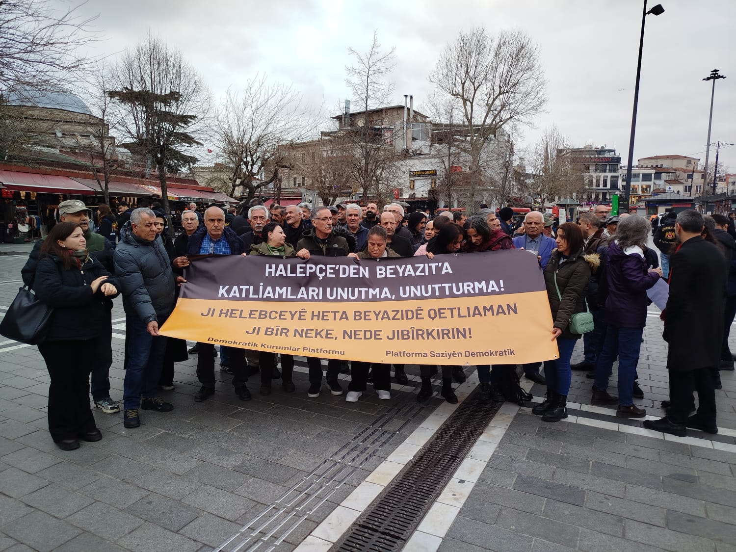 Halepçe ve Beyazıt katliamları Beyazıt Meydanı’nda anıldı