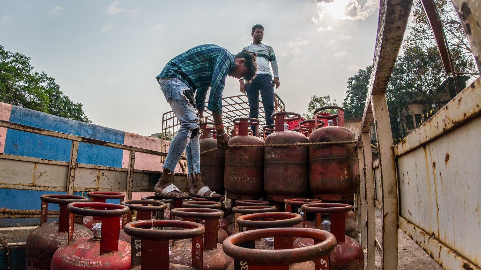 Orta Doğu’da savaş, dünyada enerji ve havacılık çıkmazı: Petrol 200 dolara koşuyor
