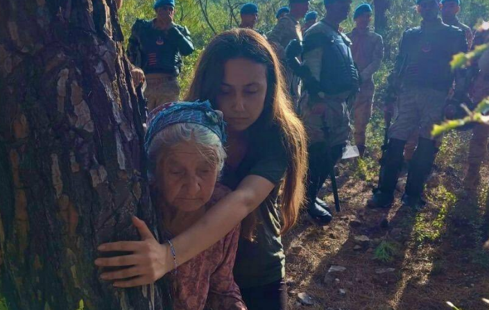 Özgür Özel’den Esra Işık’ın tutuklanmasına tepki: Asla teslim olmayacağız