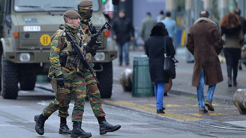 Belçika’da askerler, Yahudilerin yoğun bulunduğu alanları korumak için sokağa iniyor