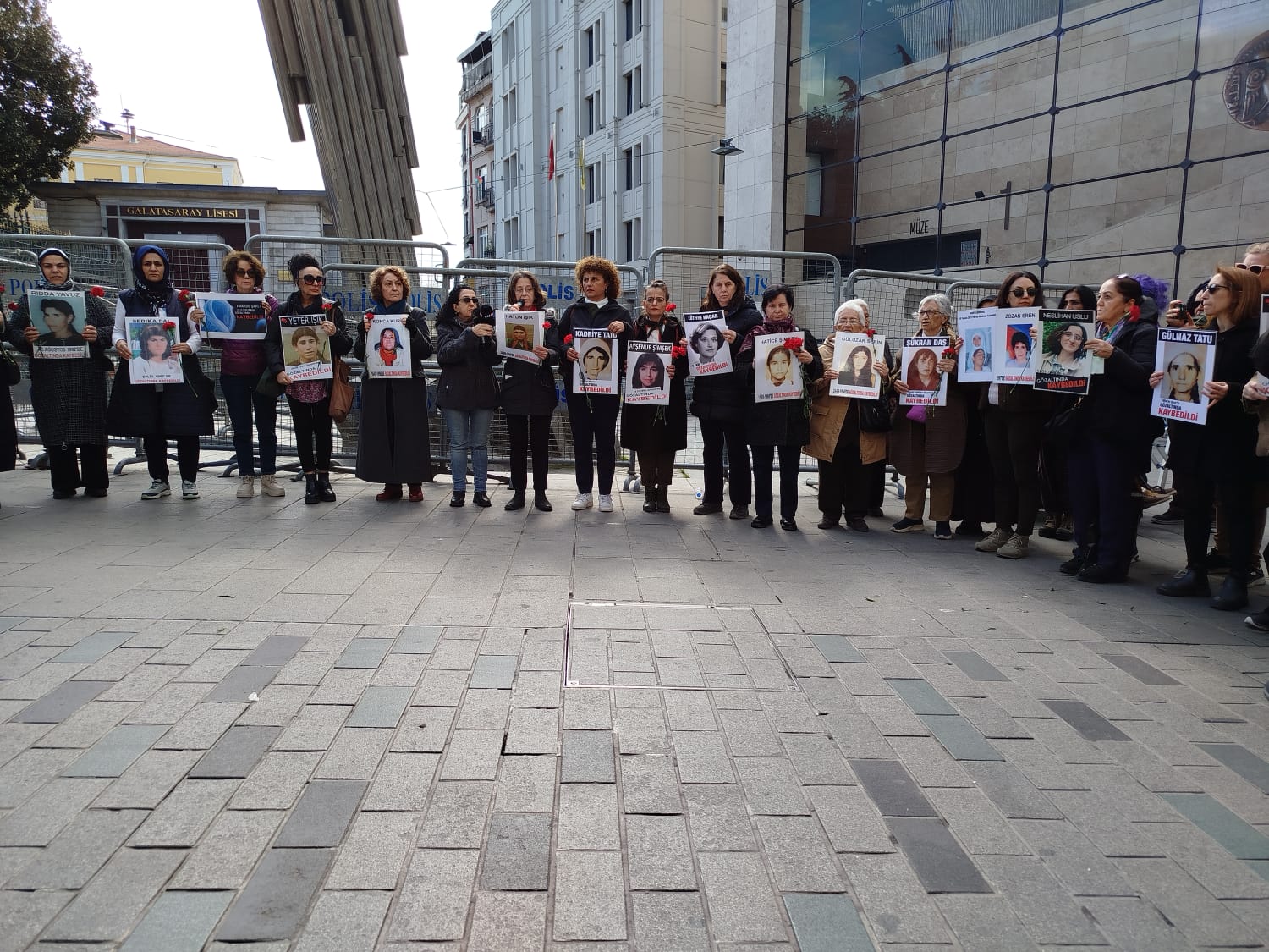 Cumartesi Anneleri kaybedilen kadınların akıbetini sordu