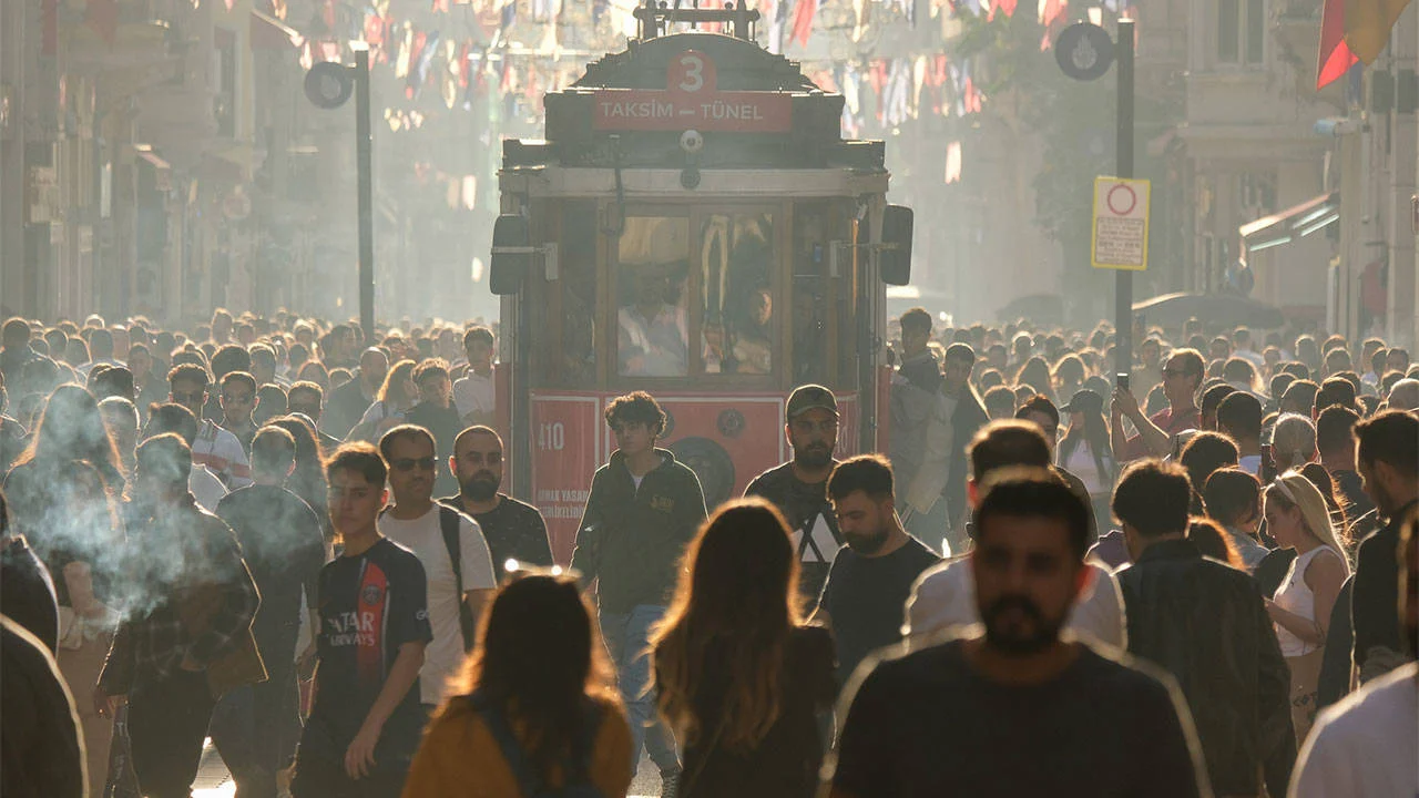 DİSK-AR: Geniş tanımlı işsiz sayısı 12 milyon 109 bin kişiye ulaştı