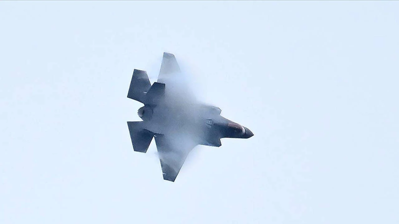 CNN: ABD’ye ait F-35 İran semalarında hasar aldı, acil iniş yaptı