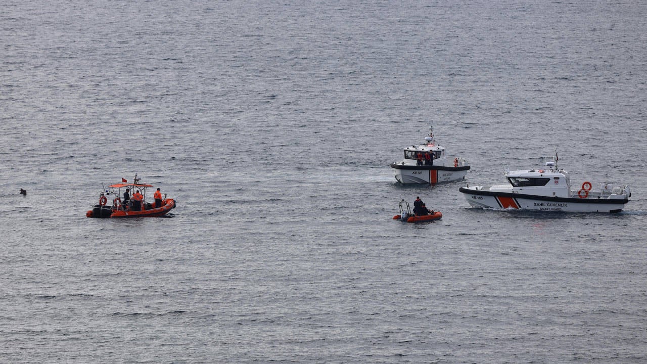 Antalya’da göçmenleri taşıyan tekne battı: 14 kişinin cansız bedenine ulaşıldı