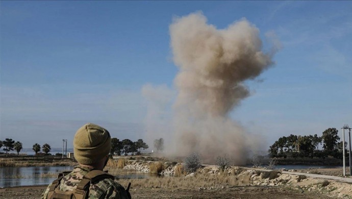 Humus’ta savaş kalıntısı roket patladı: 29 kişi yaralandı
