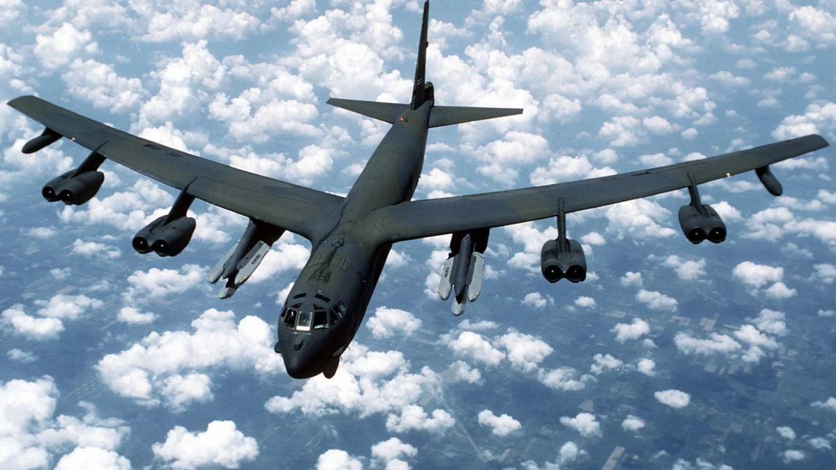 İspanya, ABD uçaklarına hava sahasını kapattı