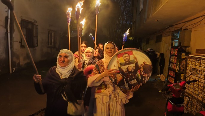 İstanbul ilçelerinde Newroz kutlamaları