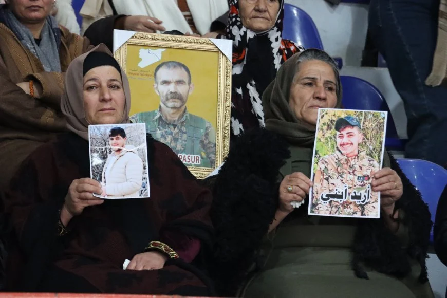 🟣8 Mart | Kamışlo’da kadınlardan esirlerin serbest bırakılması için eylem