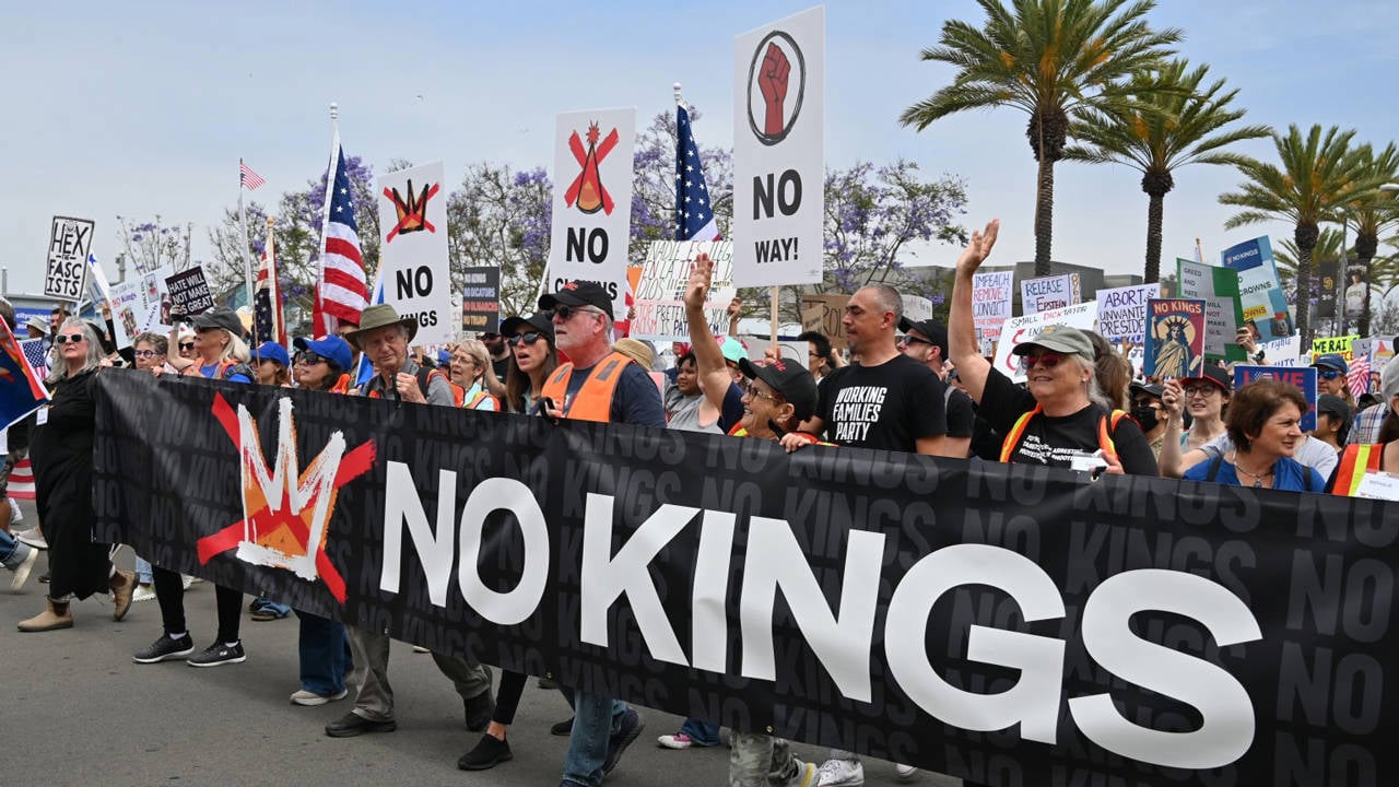 ABD tarihinin en büyük protestosunda milyonlar sokaktaydı: Krallara Hayır