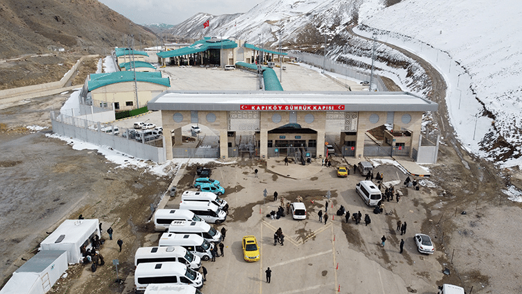 Türkiye-İran sınır kapılarından geçişler durduruldu