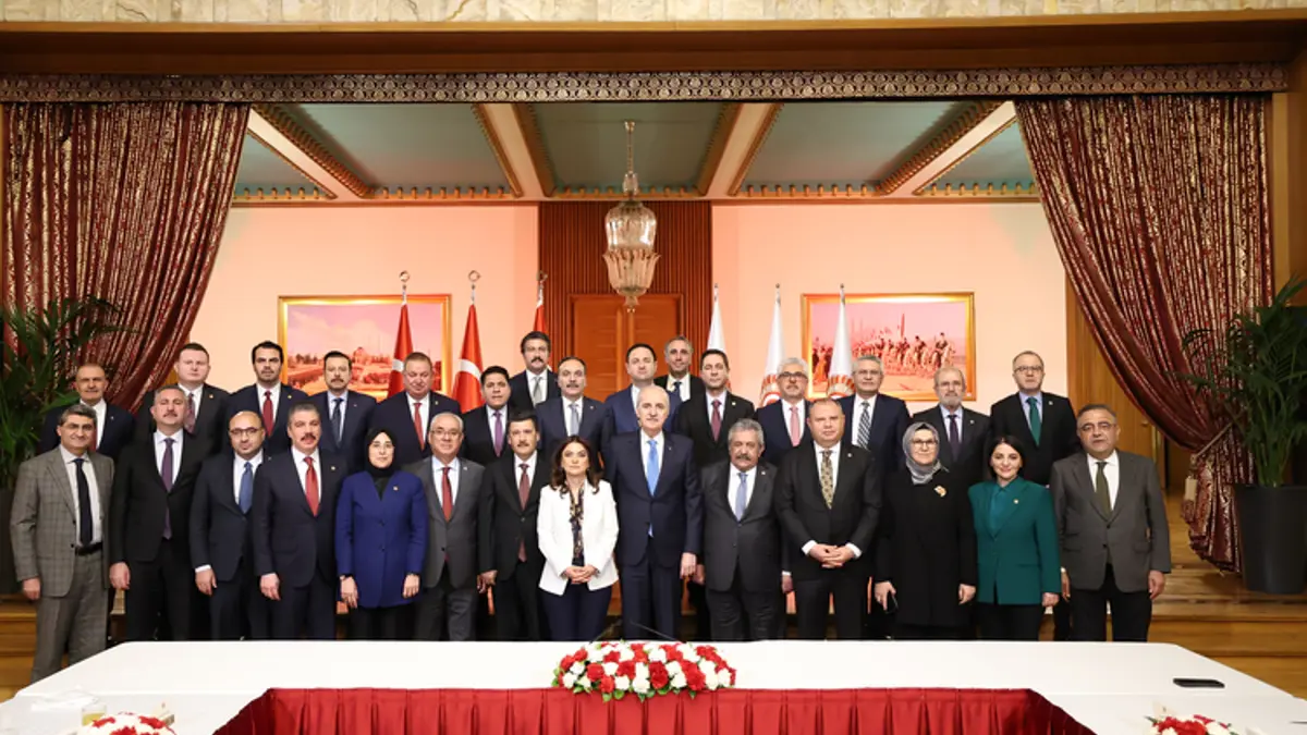 Kurtulmuş ve komisyon üyeleri iftarda buluştu: Yasal adımlar için bayram sonrası işaret edildi