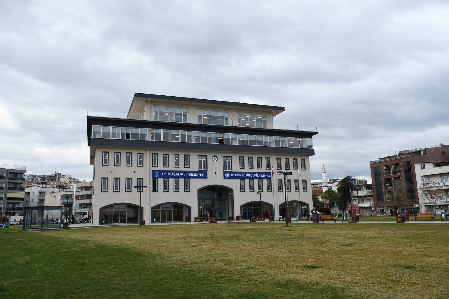 Kuşadası Belediyesi’ne operasyon: Belediye başkanı dahil 6 gözaltı