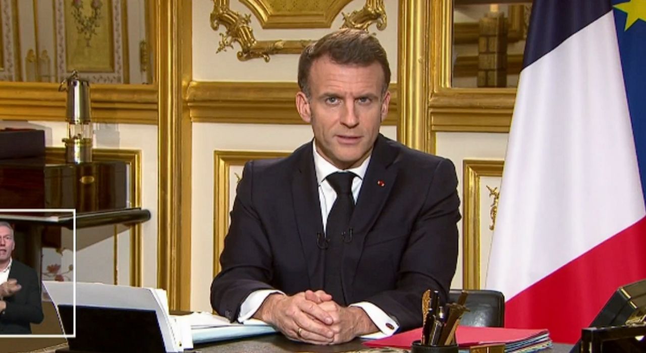 Macron’dan ‘ulusa sesleniş’ : Ortadoğu’daki Kürt müttefiklerimize karşı taahhütlerimize bağlıyız