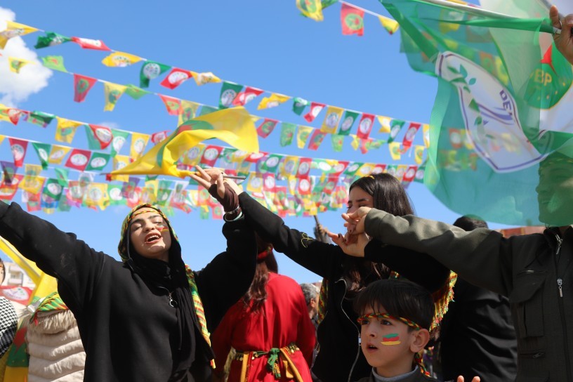 Birçok kentte Newroz kutlamaları sürüyor