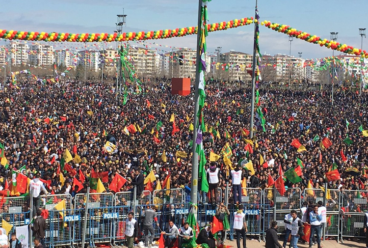 Diyarbakır’da Newroz heyecanı: Yurttaşlar sabahın erken saatlerinde yola çıktı