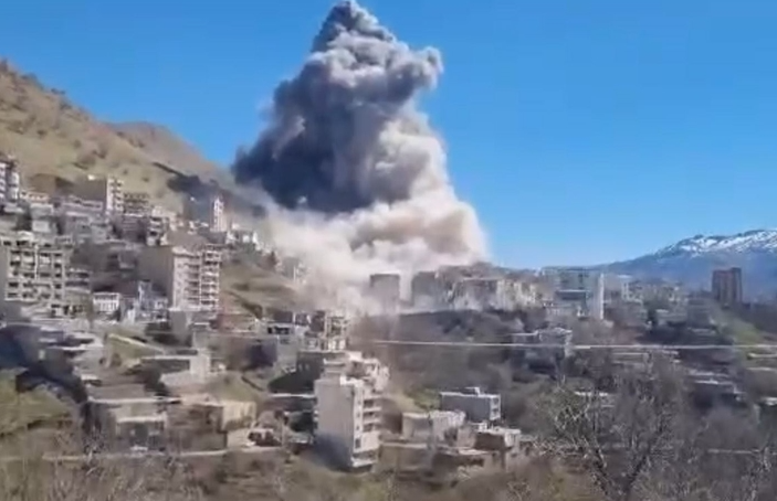 İran’ın Kürt bölgelerinde rejime ağır bombardıman: Pawe ve Mahabad’da askeri ve istihbarat binaları vuruldu