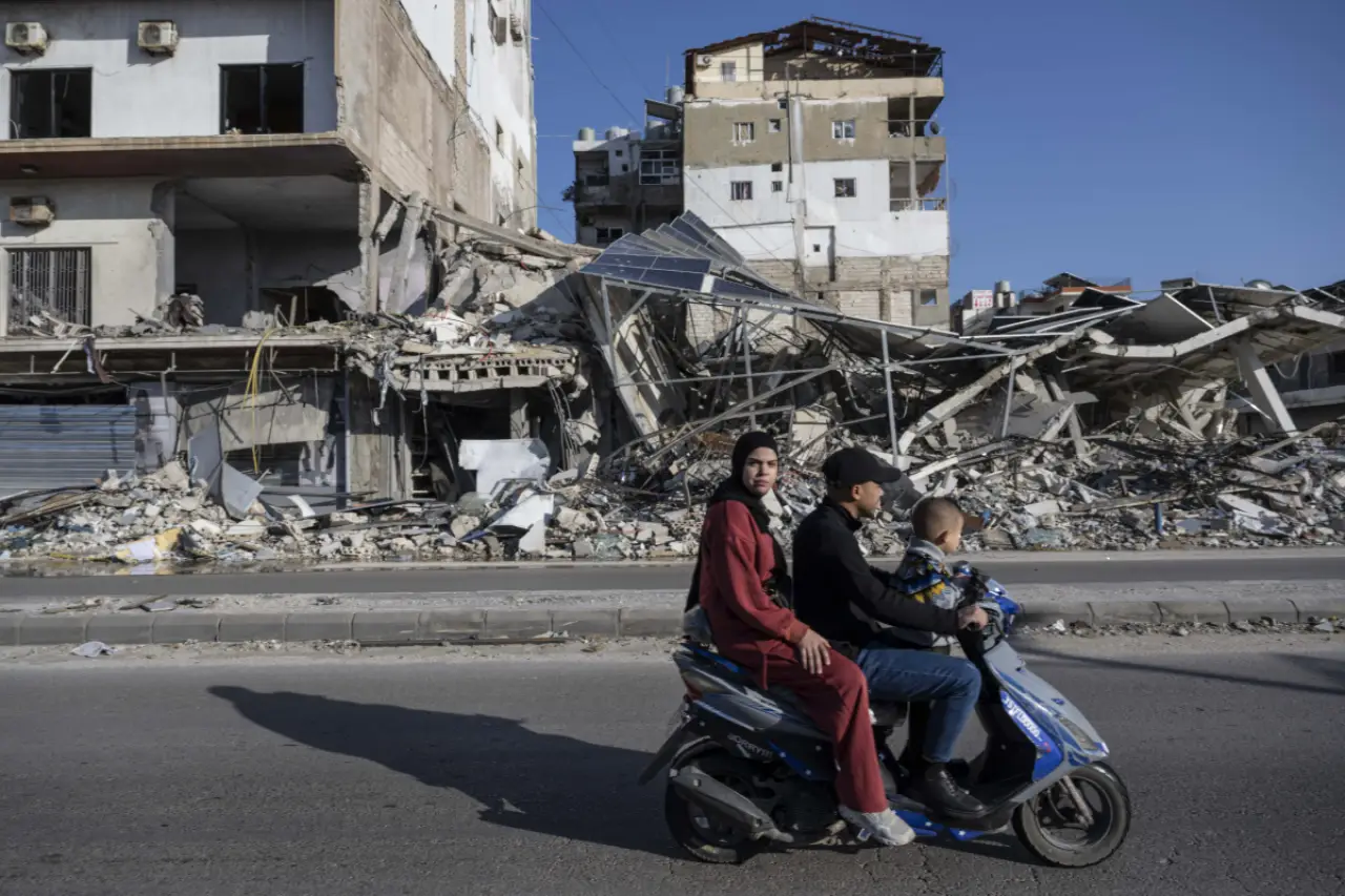 BM: İsrail’in saldırdığı Lübnan’dan 200 binden fazla kişi Suriye’ye geçti