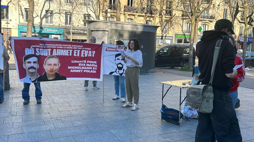 Rakka’da kaybedilen iki gazeteci için Paris’te protesto