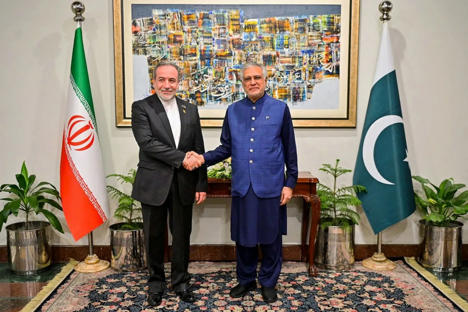 İran Dışişleri Bakanı Arakçi, Pakistanlı mevkidaşı ile görüştü