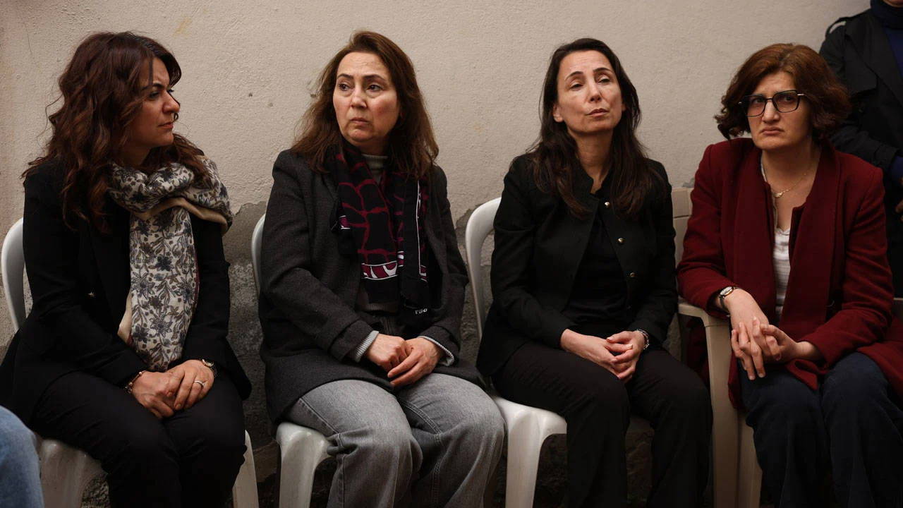 Figen Yüksekdağ kardeşinin cenazesine katıldı