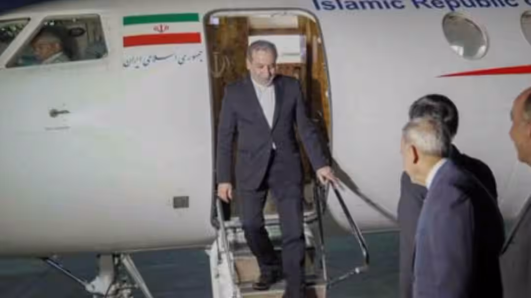 İran basını: Arakçi’nin Pakistan ziyareti nükleer müzakerelerle bağlantılı değil