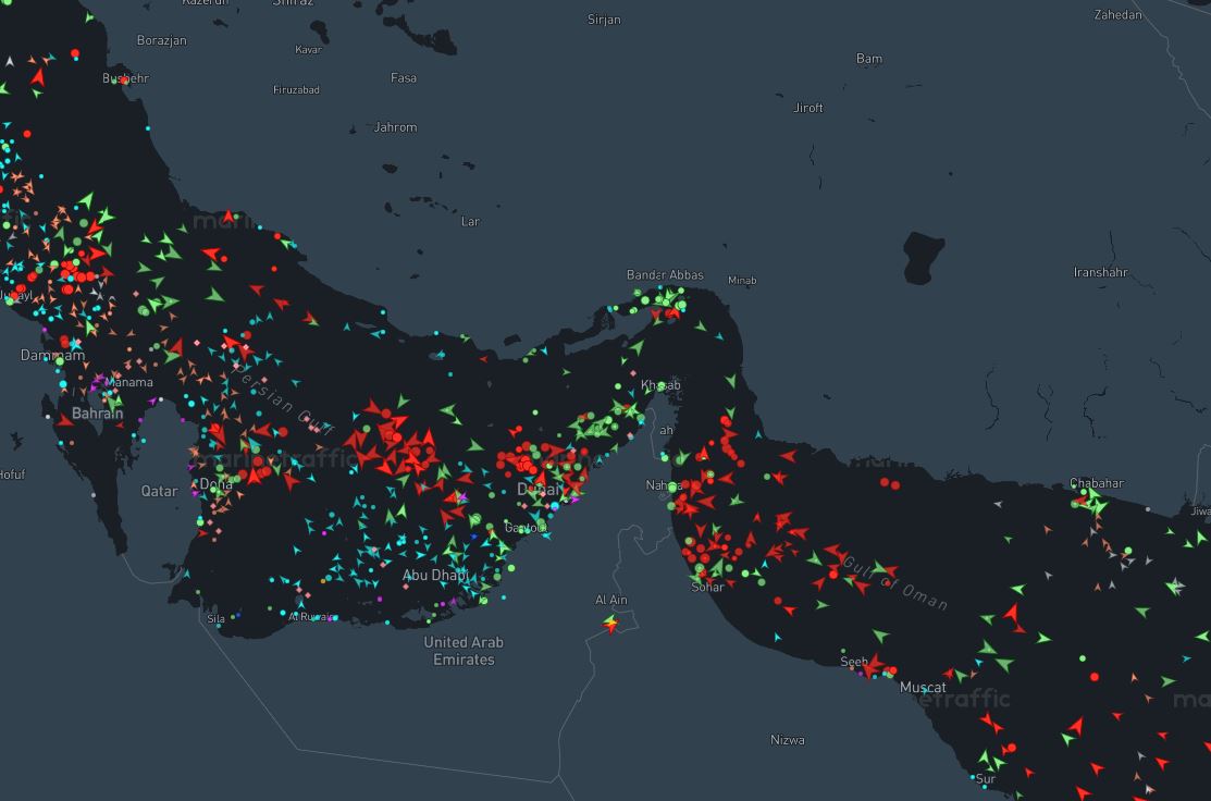 Ateşkesin ilk gününde Hürmüz Boğazı hareketleniyor