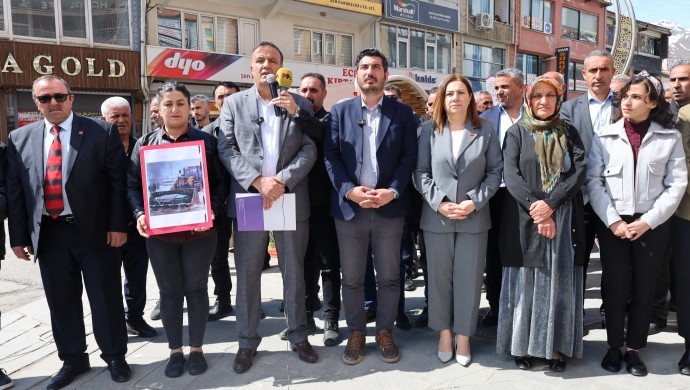Hakkari-Van karayolu günlerdir yapılmadı: ‘Deprem olsa ne yapacaksınız?’