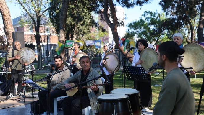 Kadıköy’de işçi şenliği: ‘1 Mayıs’a giderken isteğimiz barıştır’
