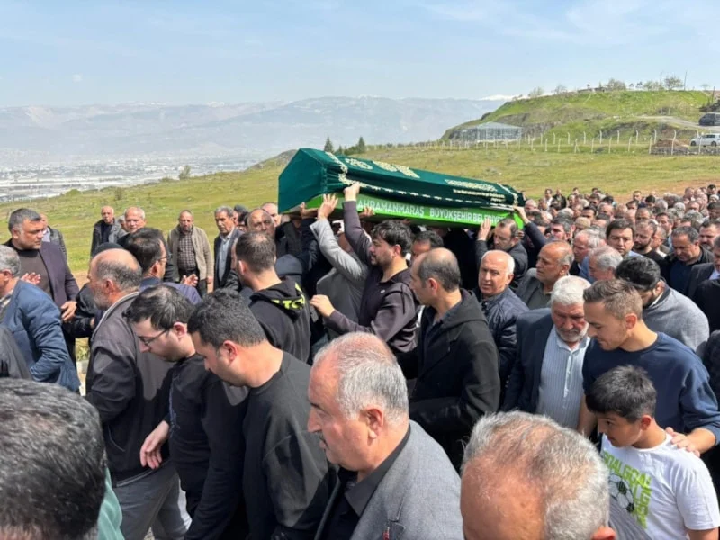 Okul saldırısında can kaybı 10’a yükseldi: Çocukların cenazeleri toprağa veriliyor