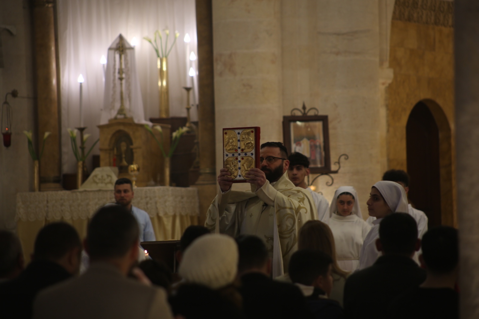 Suriye’de Paskalya kutlamaları: Kiliselerde ayinler düzenlendi