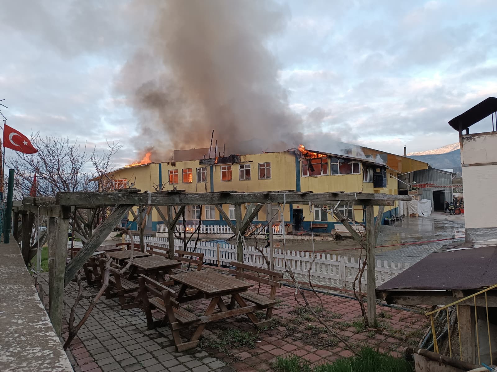 Kastamonu’da tekstil ve filtre malzemeleri üretilen fabrikada yangın
