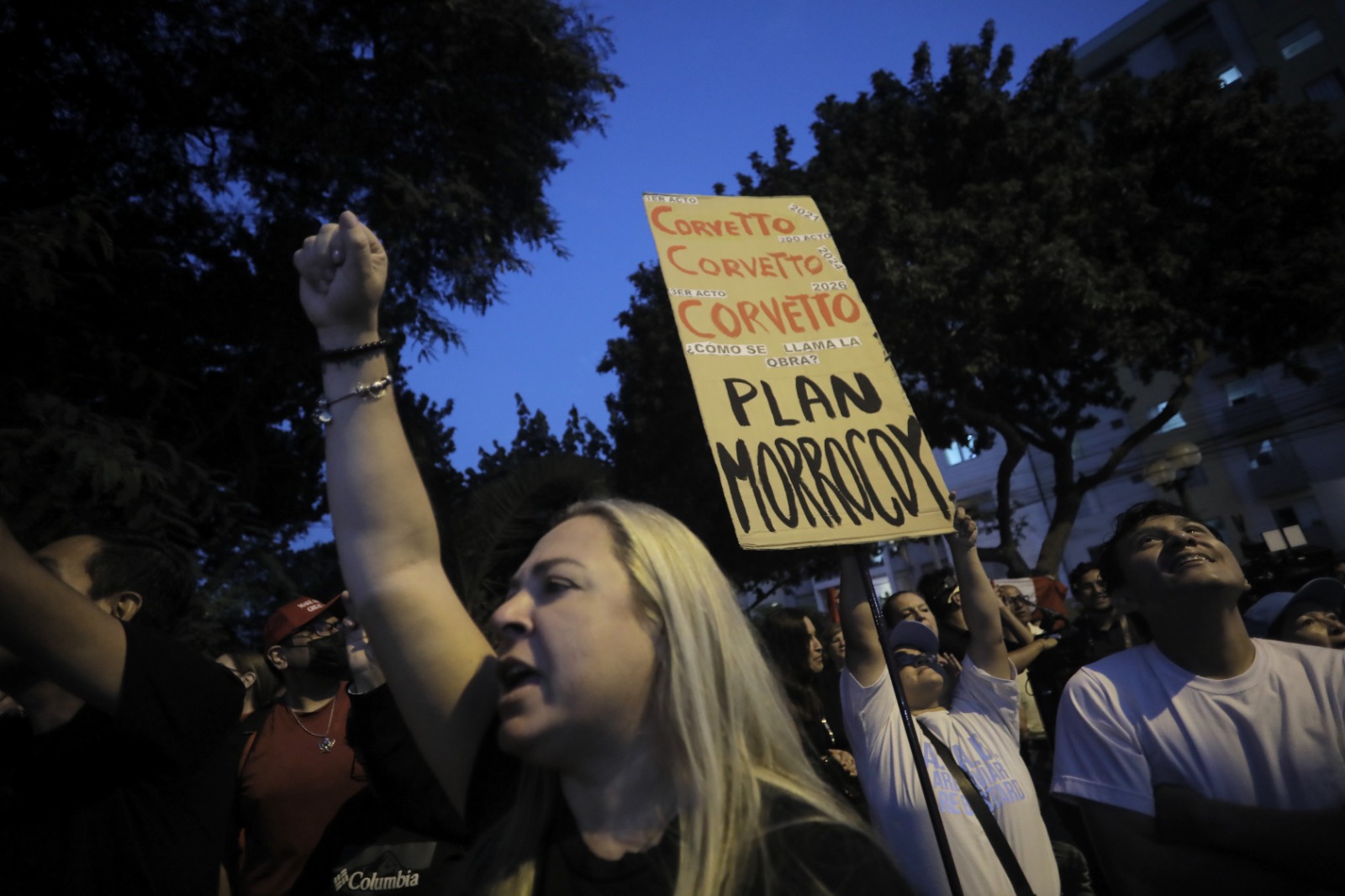 Peru’da sağcı adayların koltuk kavgası: Fujimori ikinci turda, Aliaga ‘hile’ dedi, halk sokakta