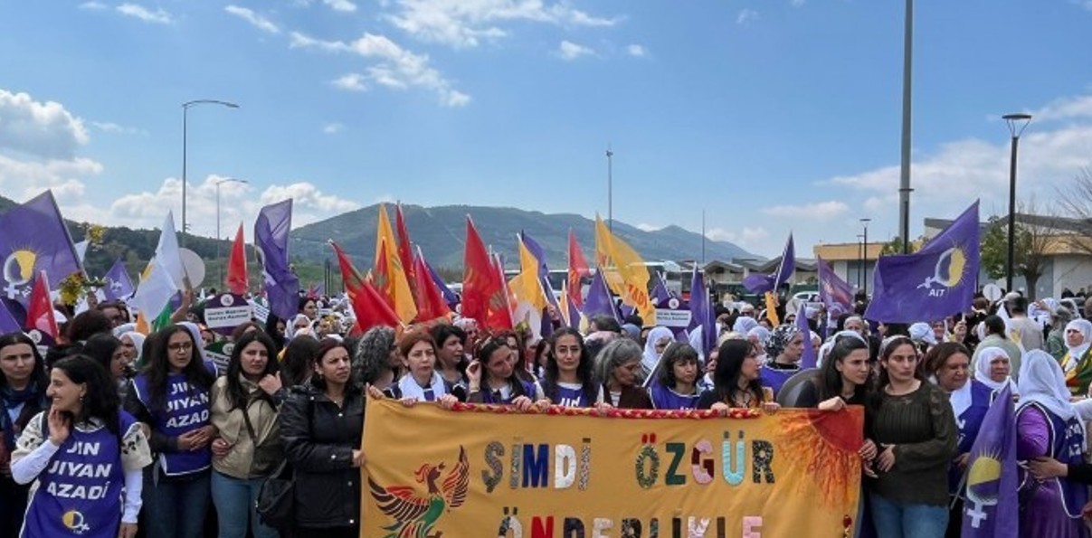 Kadınlar Gemlik’te: ‘Öcalan’a siyasi statü ve hukuki güvence’