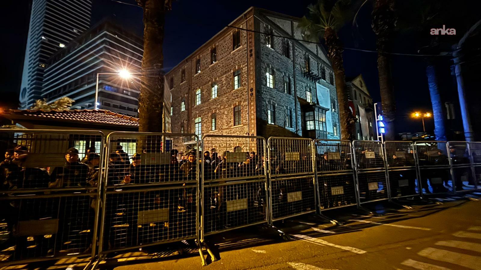 Meslek Fabrikası’na giriş çıkışlar polis tarafından kapatıldı