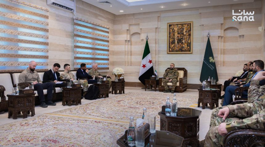 Suriye Geçici Hükümeti’nin Savunma Bakanı, ABD’li askeri heyet ile görüştü