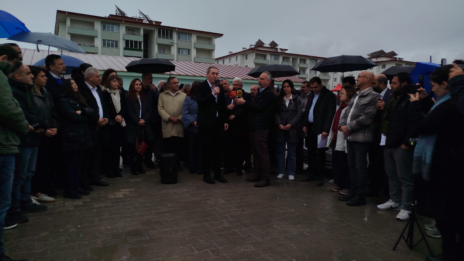 Selahattin Demirtaş’ı ziyaret eden parti temsilcilerinden açıklama