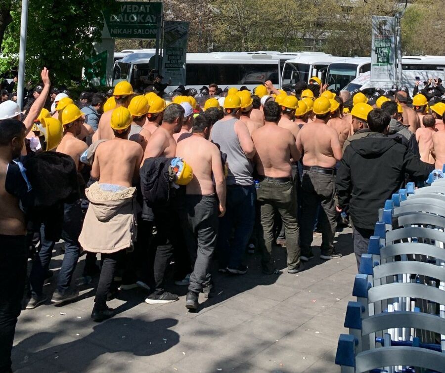 Doruk Madencilik işçilerine polis engeli: Oturma eylemine başladılar
