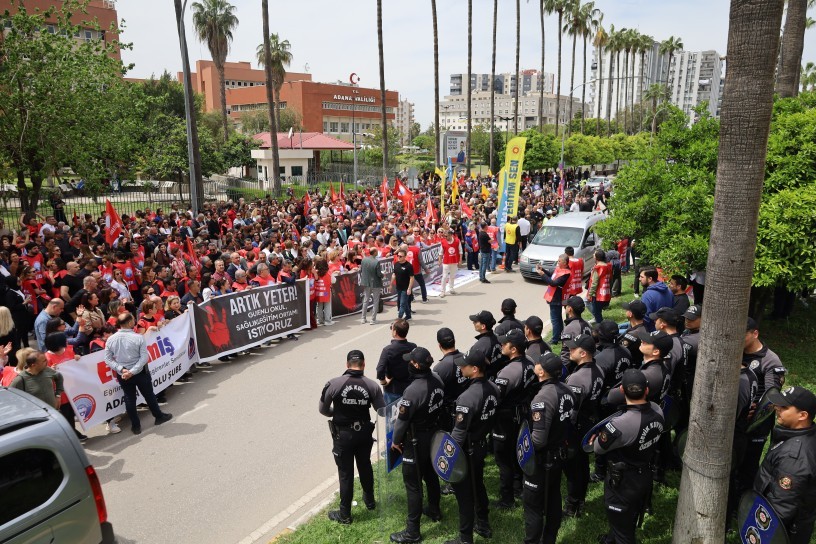 Eğitim emekçileri şiddete karşı sokağa çıktı: Ankara’da ‘Yaşam Nöbeti’ eylemi başlatıldı