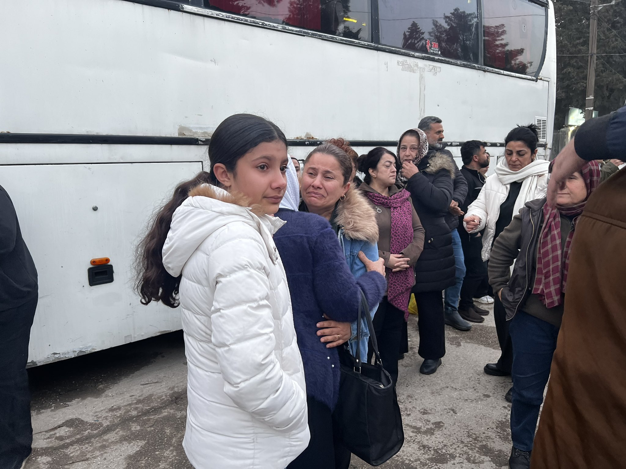 Yerinden edilen Afrinlilerin dönüşü: Göç yollarında doğan çocuklar evlerini ilk kez gördü