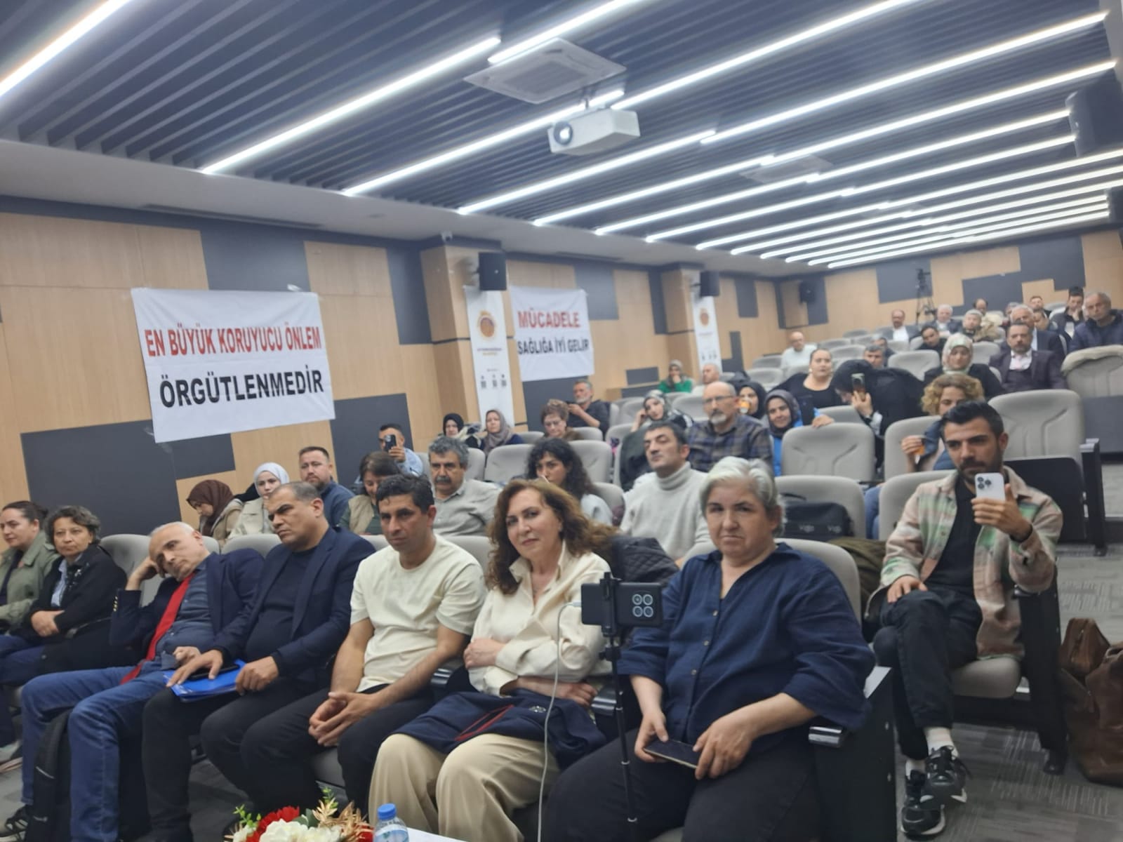 TÜM İş Konfederasyonu’ndan ‘Görünmez Kırıma’ karşı buluşma: İşçi Sağlığı ve Meslek Hastalıkları Çalıştayı Afyonkarahisar’da yapıldı