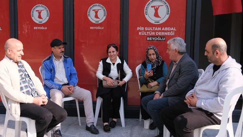 Beyoğlu’nda cemevi nöbeti: ‘Kendimize ait ibadethane istiyoruz’