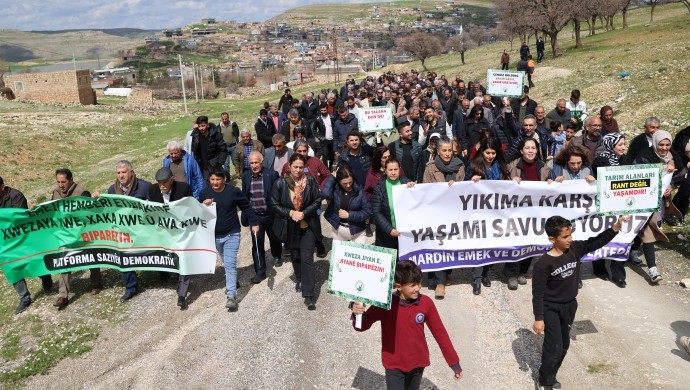 Cengiz Holding’in tesisinin önünden seslendiler: Talana izin vermeyeceğiz
