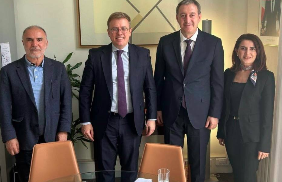 DEM Parti heyetinden Fransa’da diplomatik temaslar